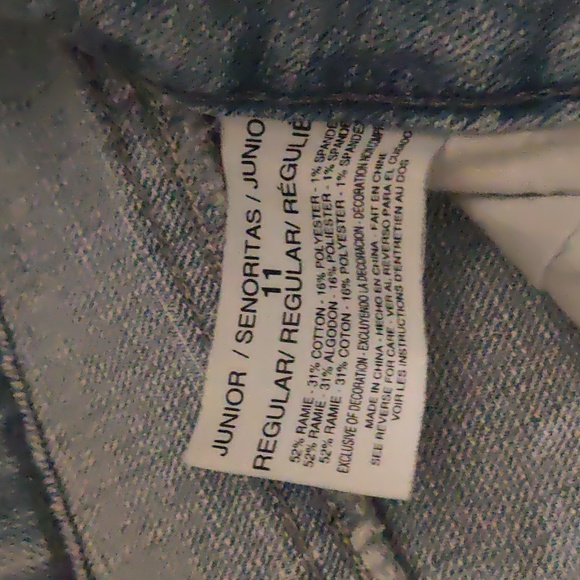 L.E.I Shorts - Picture 3 of 4